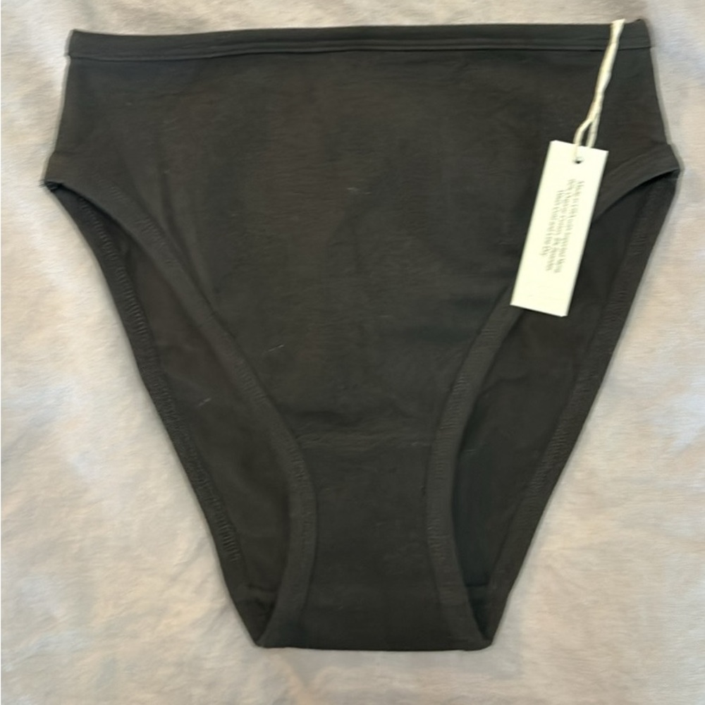 ARQ Misha undies